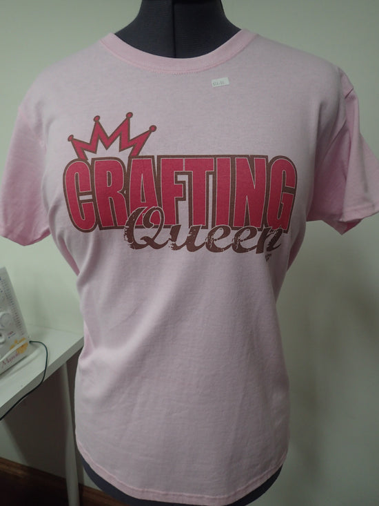 CRAFTING QUEEN TEE